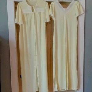 Dixie Belle Long night robe with long night gown